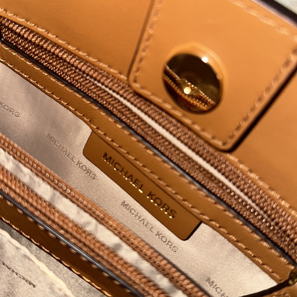 Michael Kors jet set chain medium MK signature messenger bag